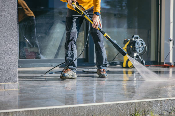 Best Deck Pressure Washing  in Lewisville, WA