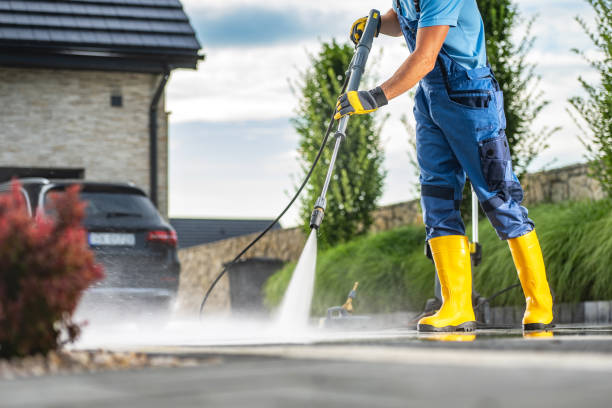 Best Deck Cleaning Services  in Lewisville, WA